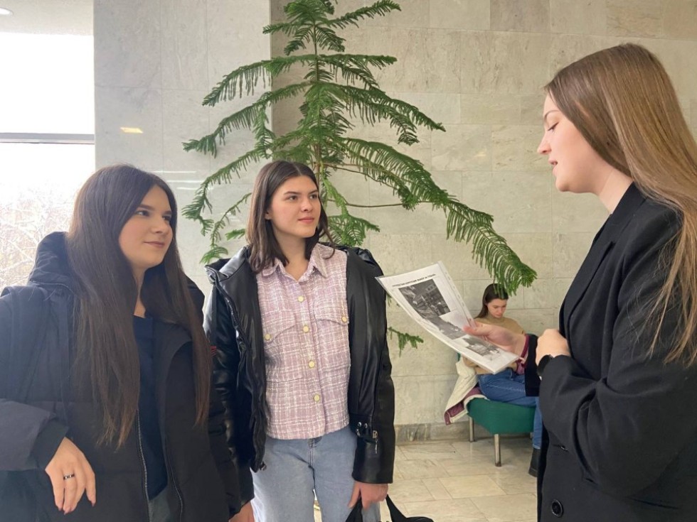 Студенты ИСФНиМК провели акцию: 'Последствия коррупции. Выбор за тобой!' Студенты ИСФНиМК провели акцию: 'Последствия коррупции. Выбор за тобой!'