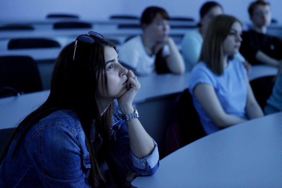 В Елабужском институте КФУ прошло очередное заседание литклуба 'Планета писателя' В Елабужском институте КФУ прошло очередное заседание литклуба 'Планета писателя'