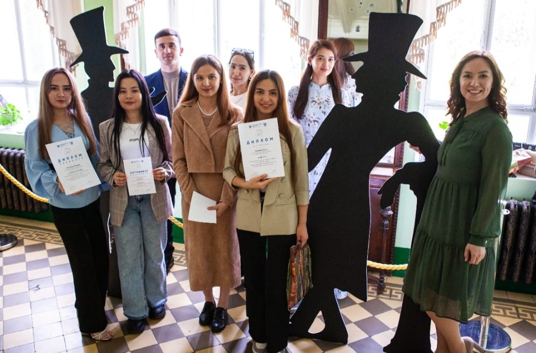 Пушкин - наше всё! Сердце русской поэзии! Пушкин - наше всё! Сердце русской поэзии!