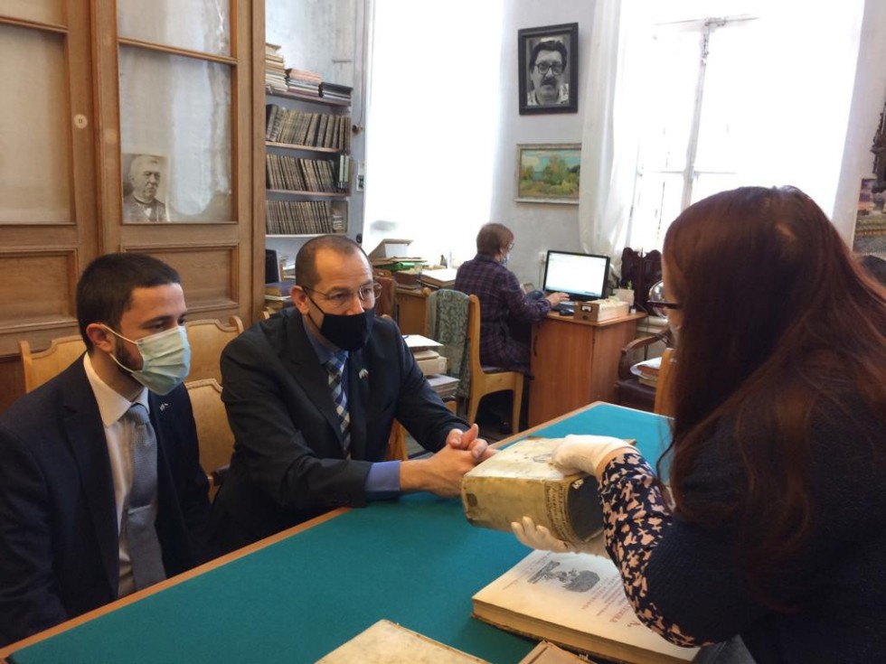 ��� ������ ������������ �������� ���������� ������� � ������