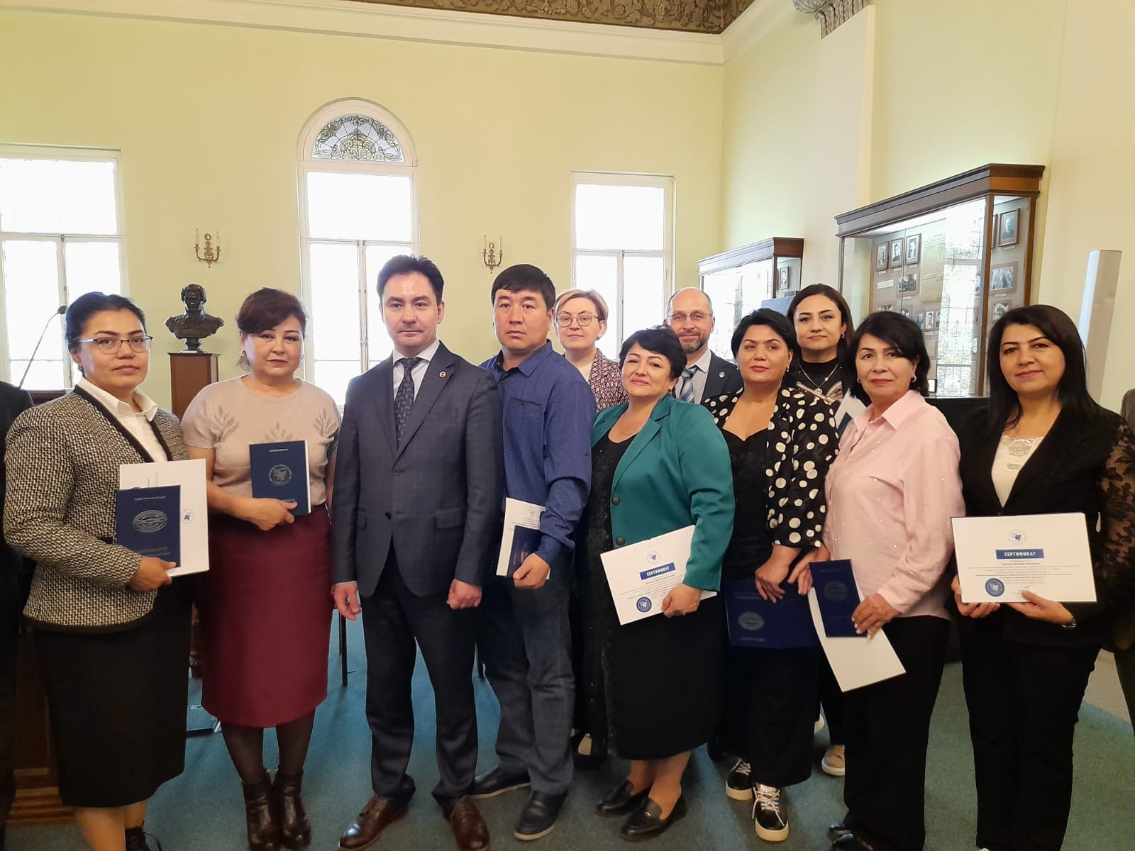 Ученые вузов Республики Узбекистан завершили стажировку в Институте психологии и образования КФУ Ученые вузов Республики Узбекистан завершили стажировку в Институте психологии и образования КФУ