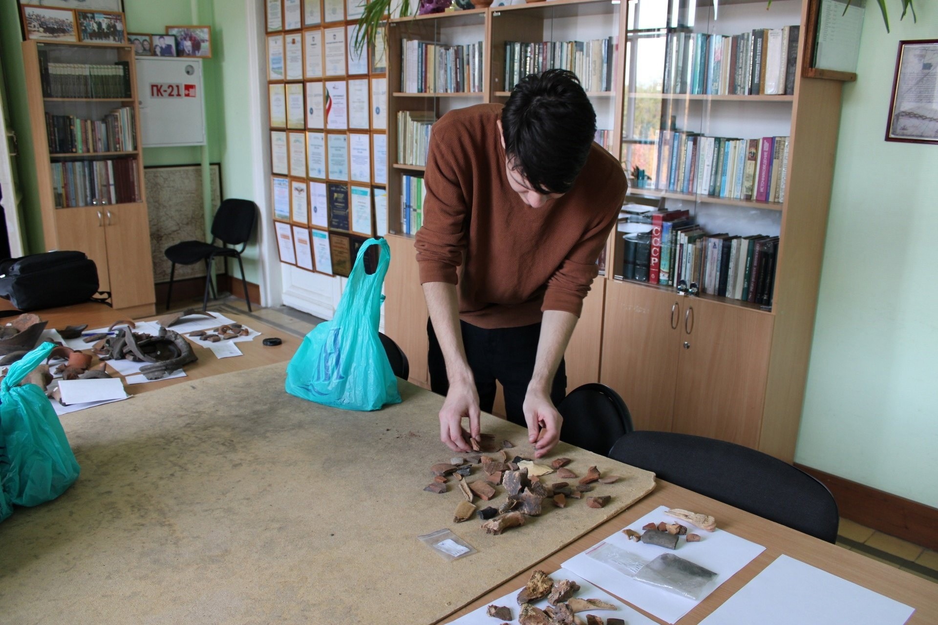 Археологические находки Староромашкинского городища исследуют студенты Елабужского института КФУ Археологические находки Староромашкинского городища исследуют студенты Елабужского института КФУ