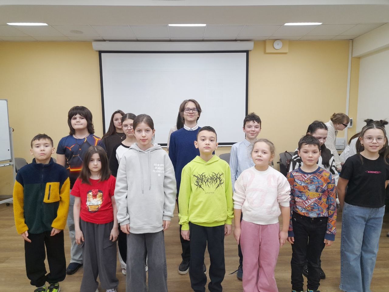 Репетиция детского спектакля по повести 'Маленький принц' в детском театре КФУ 'Радуга' Репетиция детского спектакля по повести 'Маленький принц' в детском театре КФУ 'Радуга'