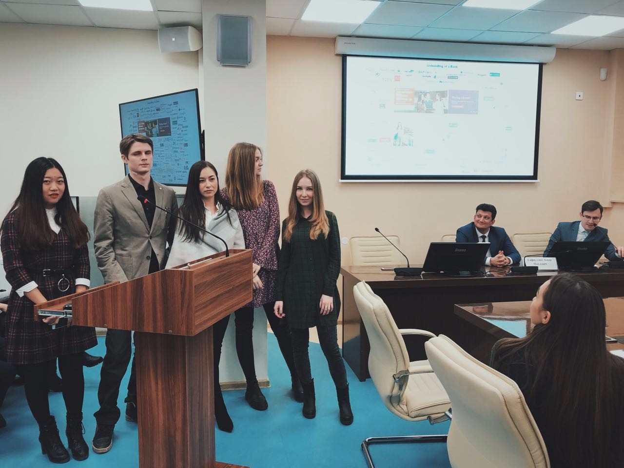 Круглый стол в рамках недели банковского работника Круглый стол в рамках недели банковского работника