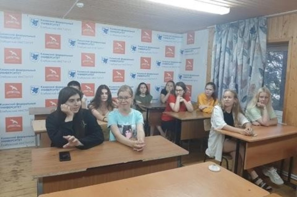 Для студентов Елабужского института КФУ стартовала профильная смена в Буревестнике Для студентов Елабужского института КФУ стартовала профильная смена в Буревестнике