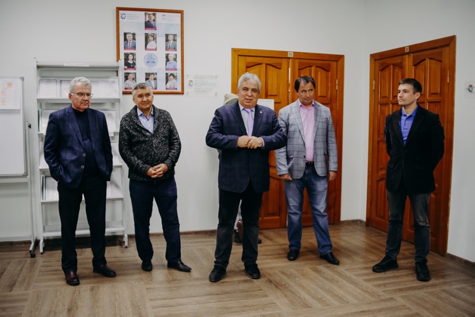 Выставка 'На поиск затонувших кораблей' открылась в КФУ в день 300-летия визита Петра I в Казань Выставка 'На поиск затонувших кораблей' открылась в КФУ в день 300-летия визита Петра I в Казань