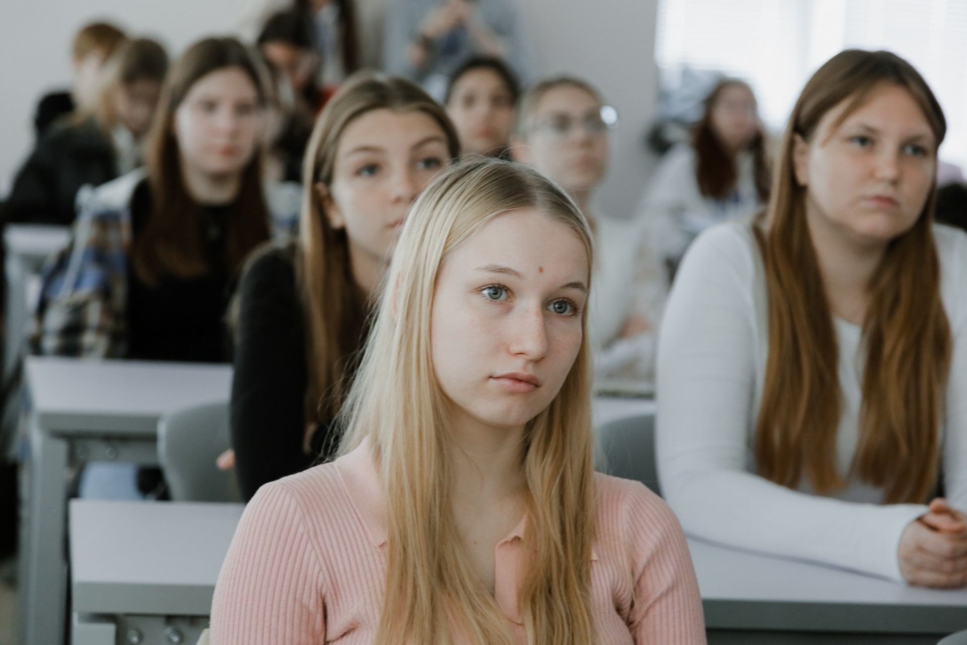 ������-�����