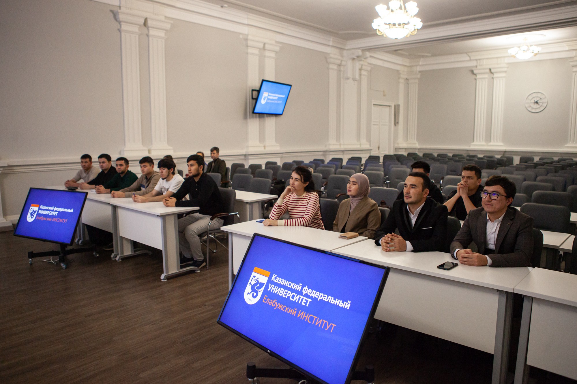 Встреча с представителем консульства Узбекистана прошла Елабужском институте КФУ Встреча с представителем консульства Узбекистана прошла Елабужском институте КФУ