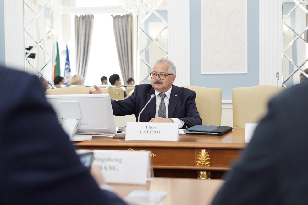 Student recruitment and other matters discussed with Chengdu company Beijing Tianfu and Sichuanese schools