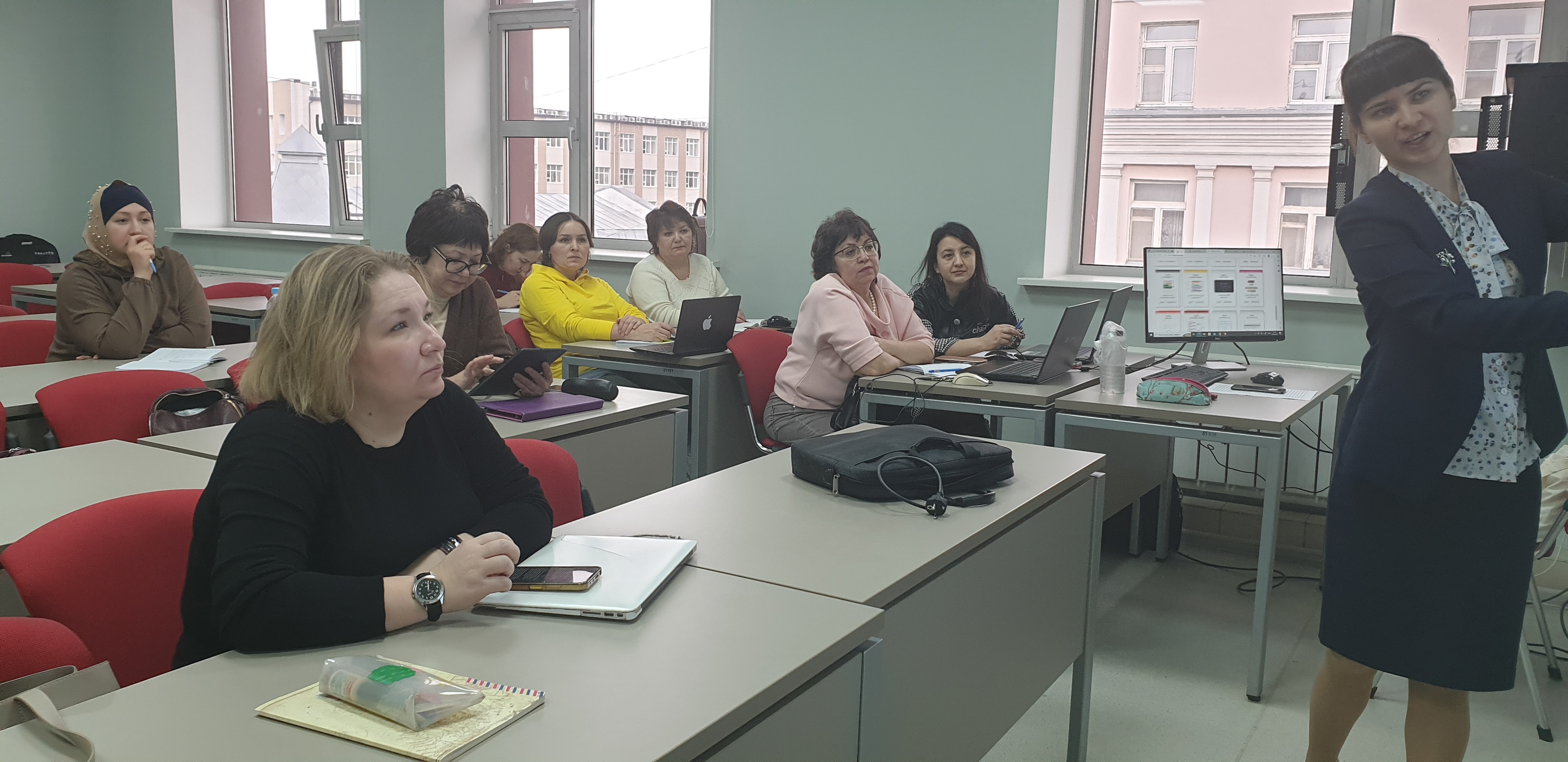 Обмен опытом и овладение новыми знаниями на курсах повышения квалификации учителей Обмен опытом и овладение новыми знаниями на курсах повышения квалификации учителей