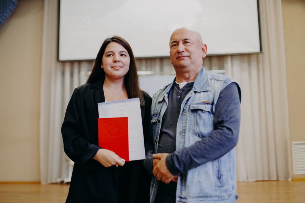 Состоялось торжественное вручение дипломов выпускникам бакалавриата по направлению Состоялось торжественное вручение дипломов выпускникам бакалавриата по направлению