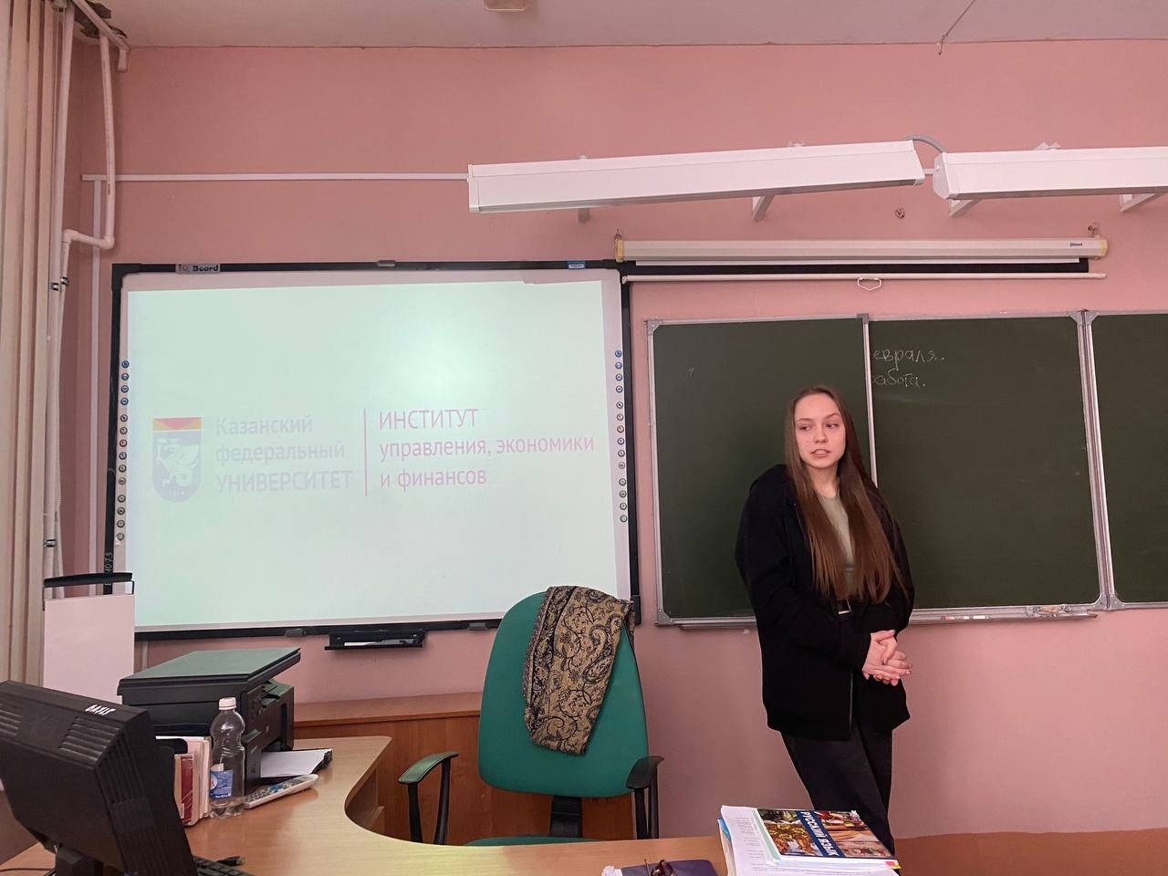 Студенты проводят профориентационную работу Студенты проводят профориентационную работу