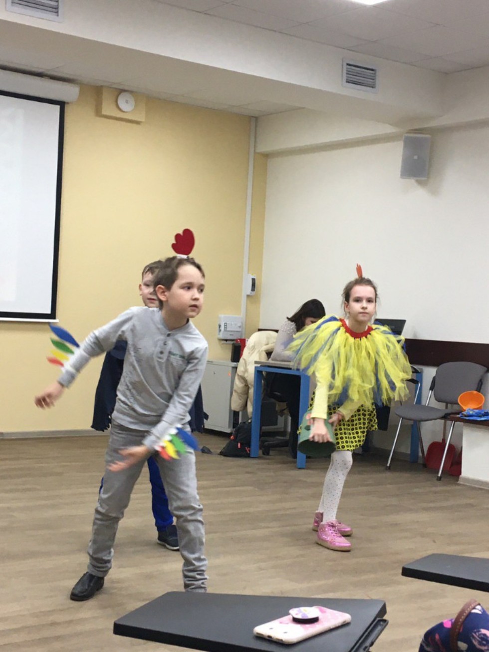 В детском театре 'Радуга' прошла генеральная репетиция спектакля 'Кошкин дом' В детском театре 'Радуга' прошла генеральная репетиция спектакля 'Кошкин дом'