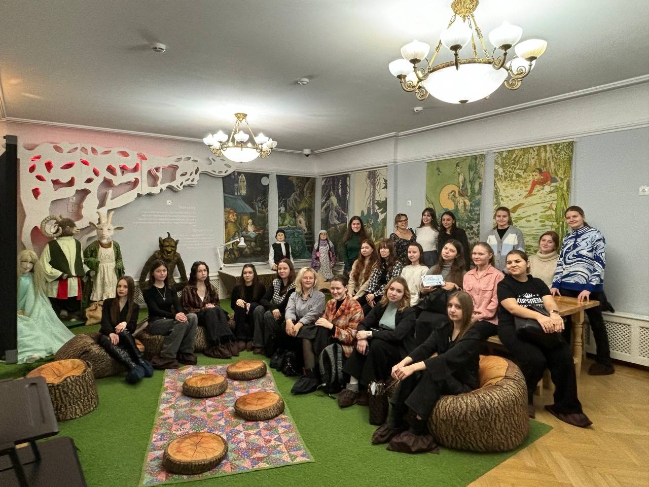 Студенты дошкольного образования на концерте Казанского камерного оркестра 'La Primavera' в музее Г.Тукая Студенты дошкольного образования на концерте Казанского камерного оркестра 'La Primavera' в музее Г.Тукая