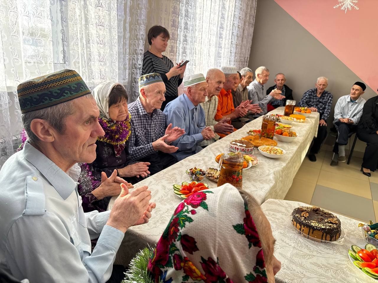 Лицеисты поздравили жителей Кайбицкого дома-интерната для престарелых и инвалидов с наступающим Новым годом Лицеисты поздравили жителей Кайбицкого дома-интерната для престарелых и инвалидов с наступающим Новым годом