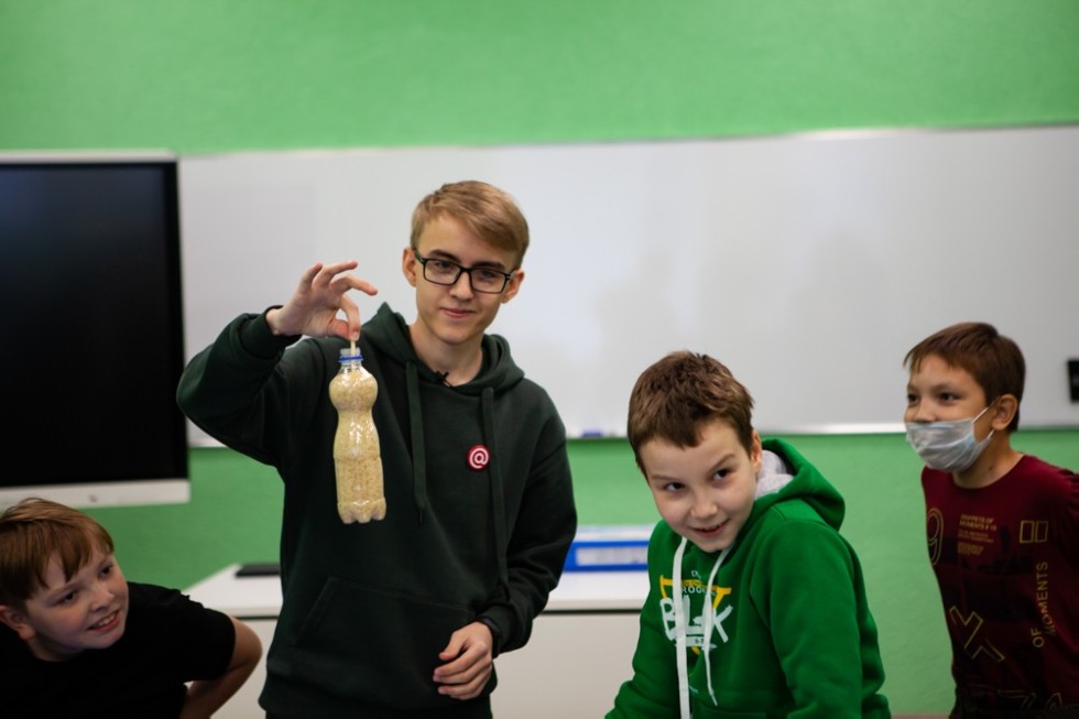 ����������