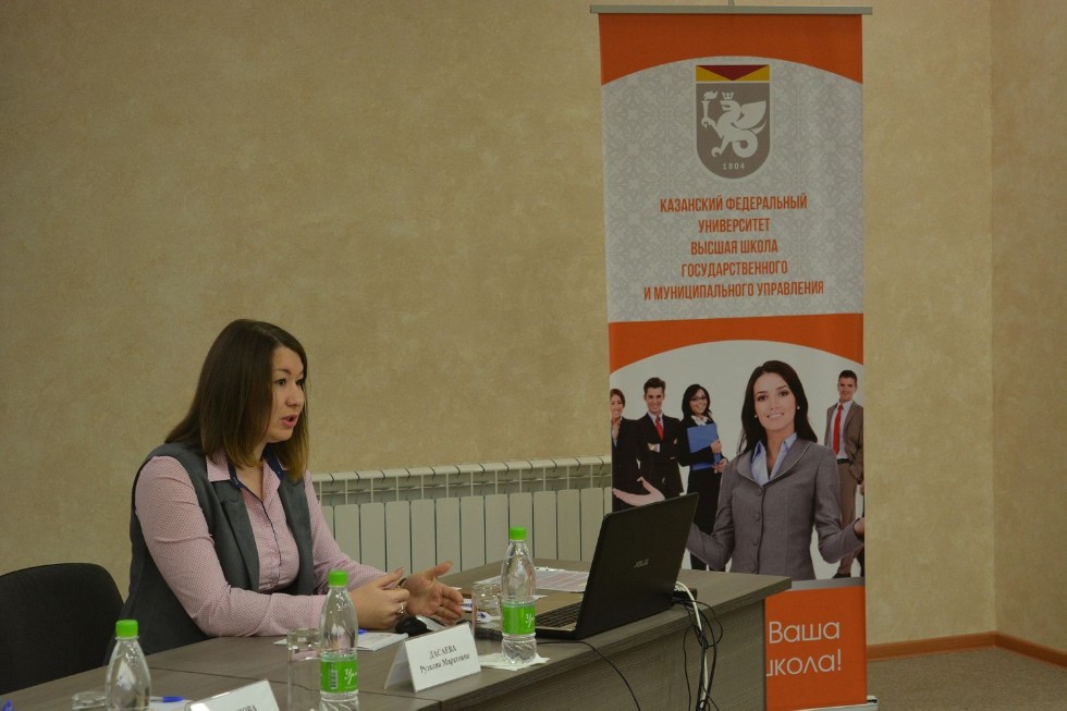 ����� ����