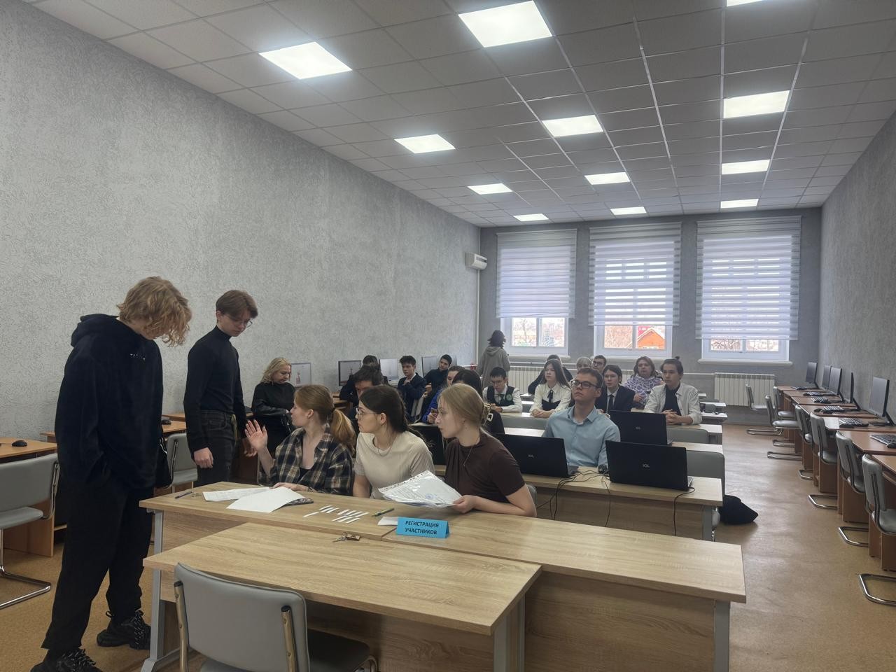 Члены СНК 'Педагог цифровой эпохи' приняли участие в организации недели математики, информатики и физики в 'Университетской' школе. Члены СНК 'Педагог цифровой эпохи' приняли участие в организации недели математики, информатики и физики в 'Университетской' школе.