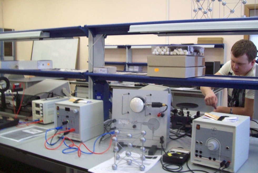 УЛ 'Общий физический практикум по физике конденсированных сред' УЛ 'Общий физический практикум по физике конденсированных сред'