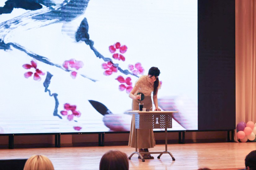 Студенты Елабужского института КФУ отличились на конкурсе 'Китайский язык ? это мост' Студенты Елабужского института КФУ отличились на конкурсе 'Китайский язык ? это мост'