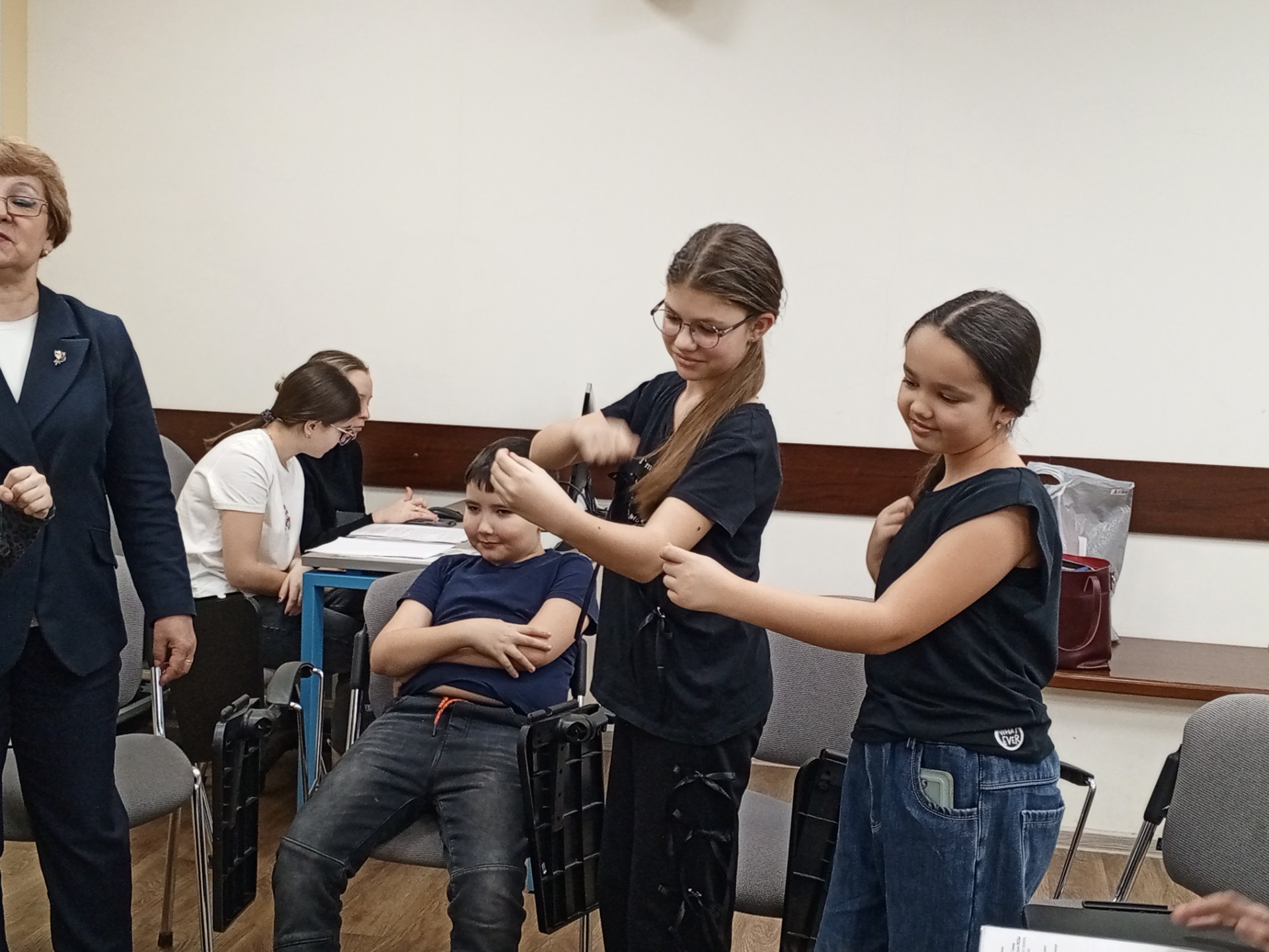 Развивающие занятия в детском театре КФУ 'Радуга' Развивающие занятия в детском театре КФУ 'Радуга'