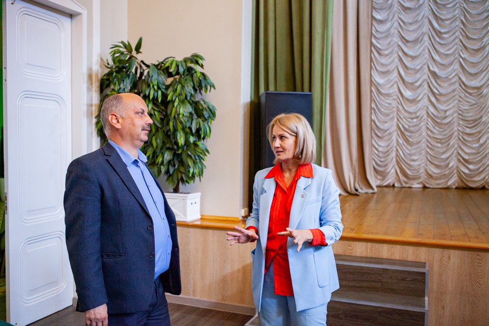 В Елабужском институте КФУ прошла встреча с Голубицким А.В., директором МБОУ СОШ 'Школа будущего' В Елабужском институте КФУ прошла встреча с Голубицким А.В., директором МБОУ СОШ 'Школа будущего'