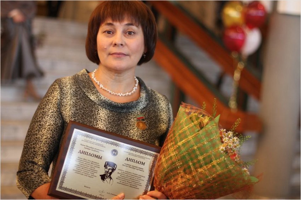 Кадрия Фатхуллова: 'Главный инструмент учителя ? это слово, идущее от сердца' Кадрия Фатхуллова: 'Главный инструмент учителя ? это слово, идущее от сердца'