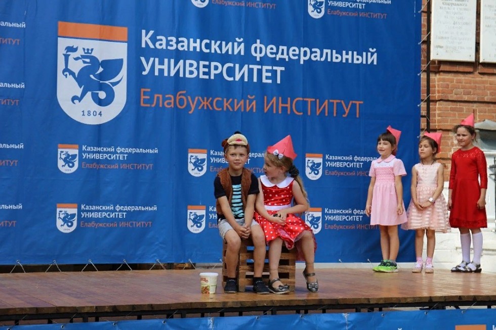 Все мы родом из детства Все мы родом из детства