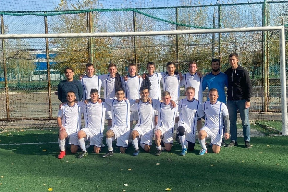 Команда Елабужского института КФУ продолжает участие в Студенческой футбольной лиге Республики Татарстан Команда Елабужского института КФУ продолжает участие в Студенческой футбольной лиге Республики Татарстан