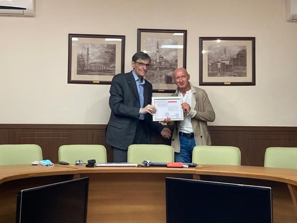 ������������ � ��������� ��������� � ������������� ������������