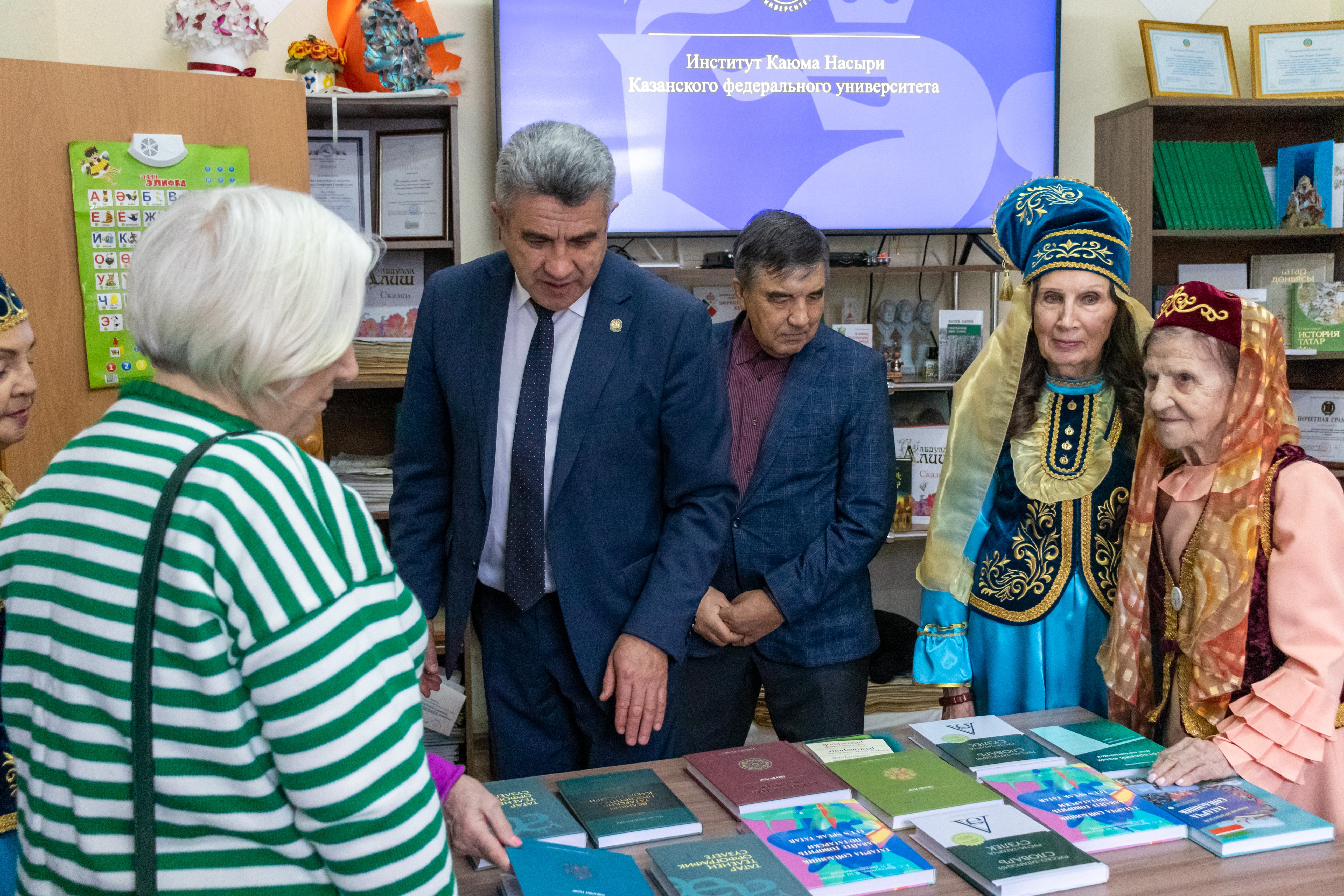 На базе общественной организации 'Местная национально-культурная автономия татар г. Барнаула' открылся образовательно-культурный центр Института Каюма Насыри КФУ На базе общественной организации 'Местная национально-культурная автономия татар г. Барнаула' открылся образовательно-культурный центр Института Каюма Насыри КФУ