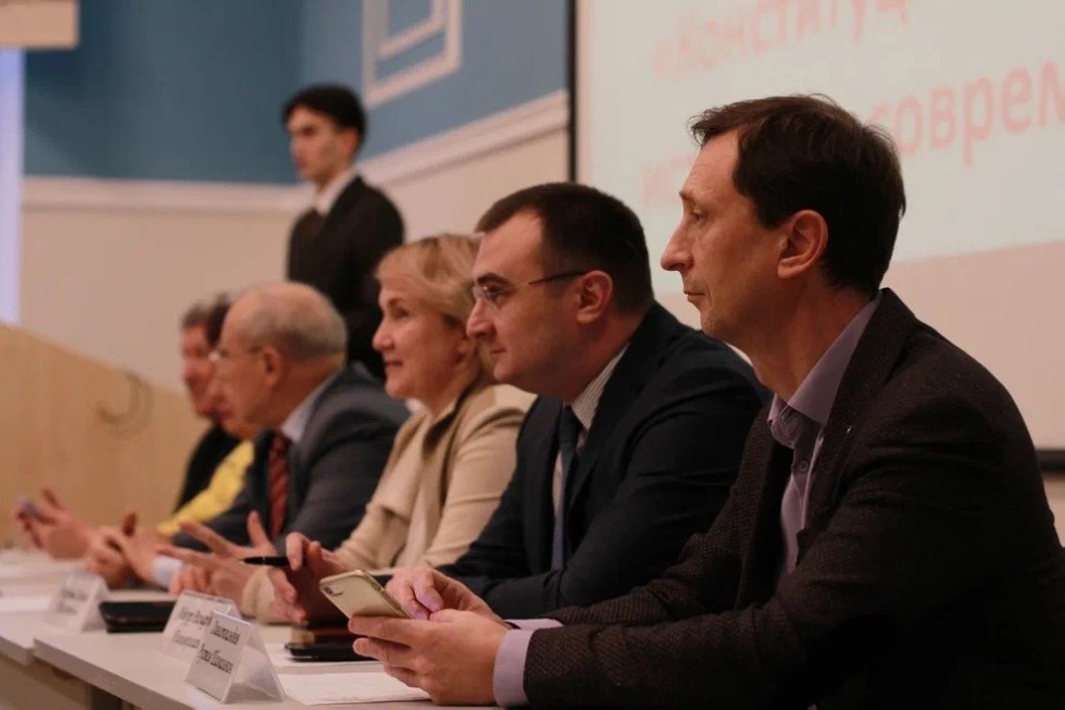 Члены лаборатории победили в интеллектуальной игре, приуроченной к 30-летию Конституции Республики Татарстан Члены лаборатории победили в интеллектуальной игре, приуроченной к 30-летию Конституции Республики Татарстан