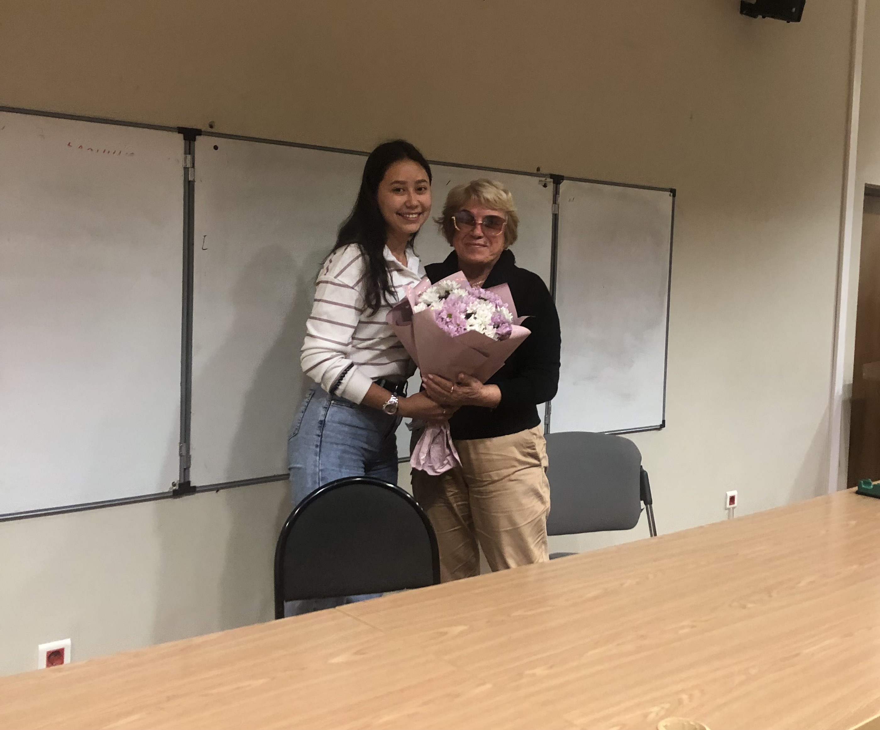 Әдәбиятка гашыйк табибә... Әдәбиятка гашыйк табибә...