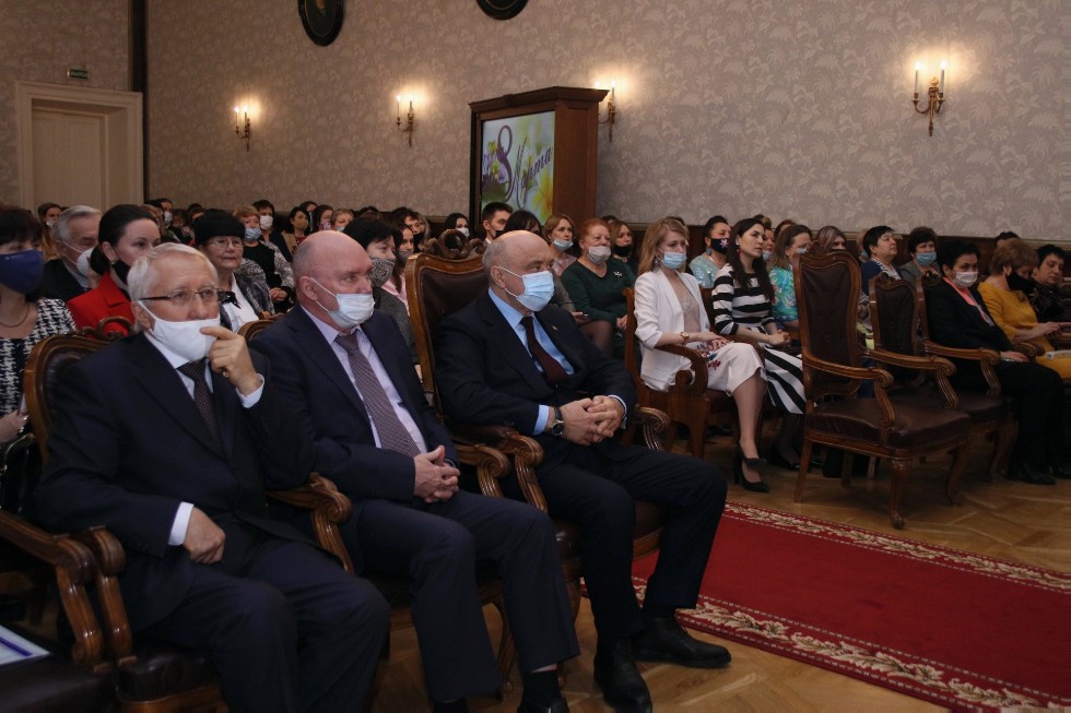 Имена победителей конкурса 'Женщина года. Мужчина года: женский взгляд' объявили в КФУ Имена победителей конкурса 'Женщина года. Мужчина года: женский взгляд' объявили в КФУ