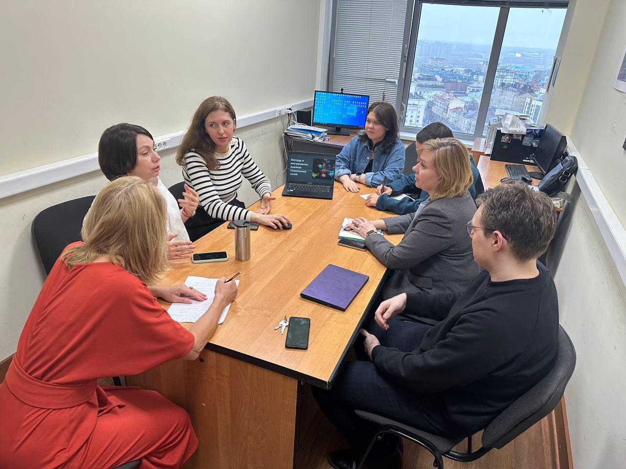 'Пятничный' воркшоп: исследователи обсудили методы аналитики социальных сетей 'Пятничный' воркшоп: исследователи обсудили методы аналитики социальных сетей