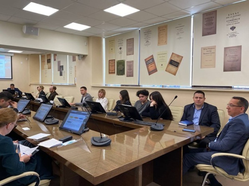 17 ��� 2022 � ������ VI ������ '��������� � ���������� ����' ������ ��� ����������� '��������������� �������-��������������� �����������' � '���������������� ���������� � ���������� ����: ��������, ���������, �������'.