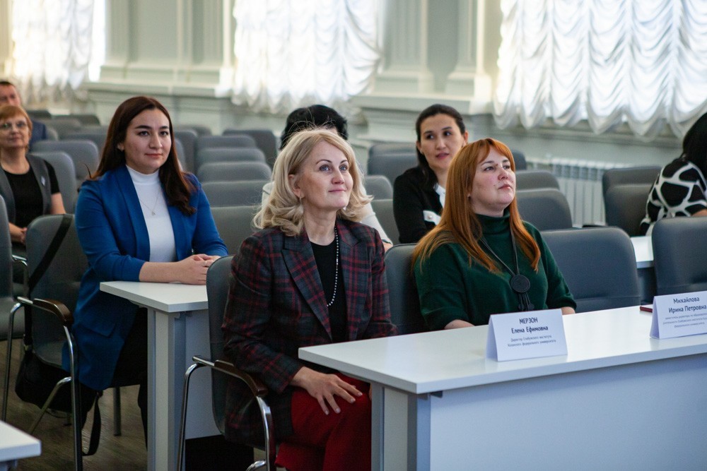 Certificates were awarded to teachers of Fergana State University.