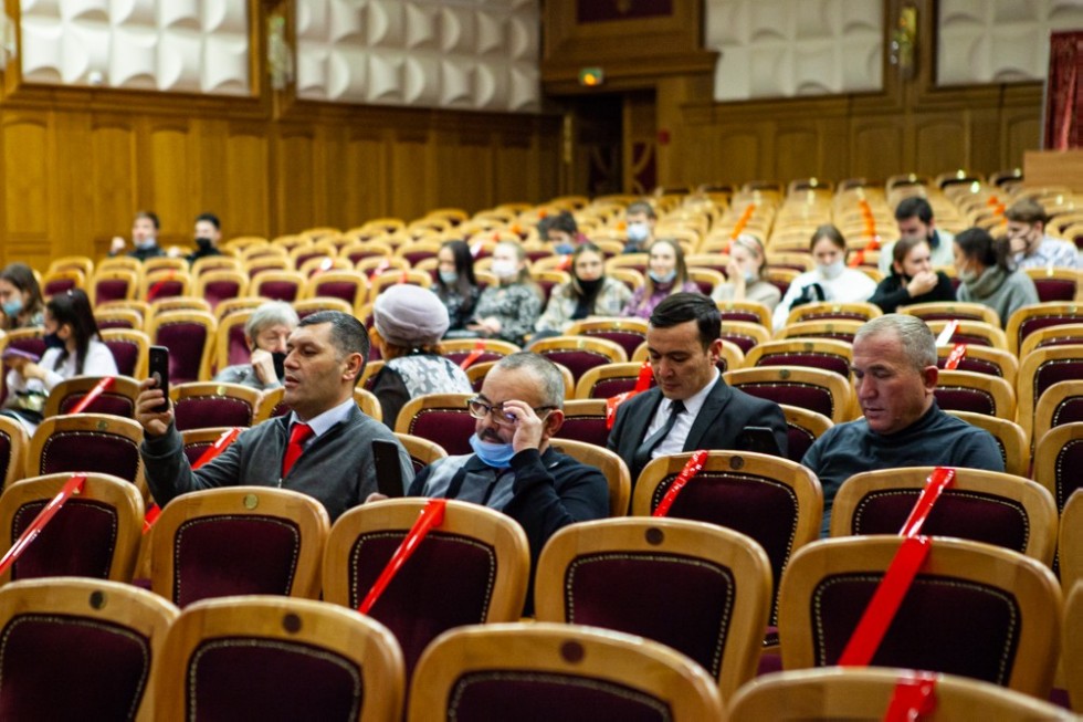 Студенты и сотрудники Елабужского института КФУ посетили концерт ансамбля народного танца 'МИРИДАНС' Студенты и сотрудники Елабужского института КФУ посетили концерт ансамбля народного танца 'МИРИДАНС'