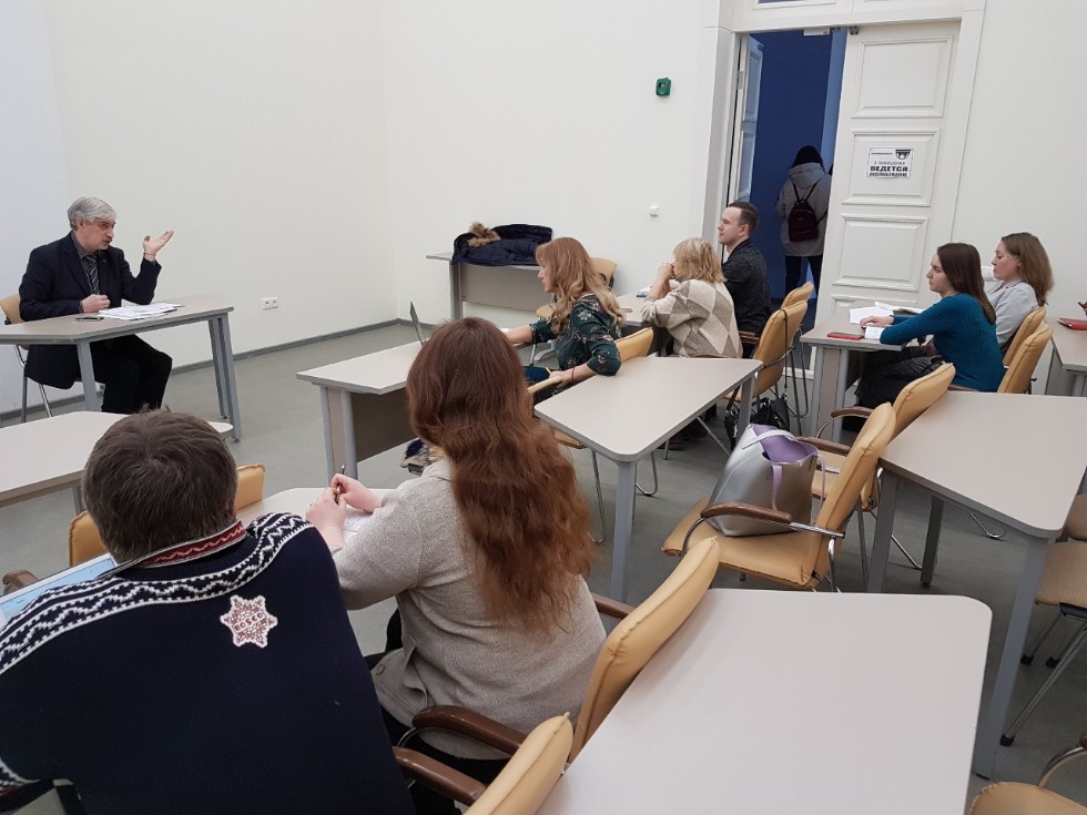 На заседании кафедры телепроизводства и цифровых коммуникаций состоялось обсуждение вопросов методического характера На заседании кафедры телепроизводства и цифровых коммуникаций состоялось обсуждение вопросов методического характера