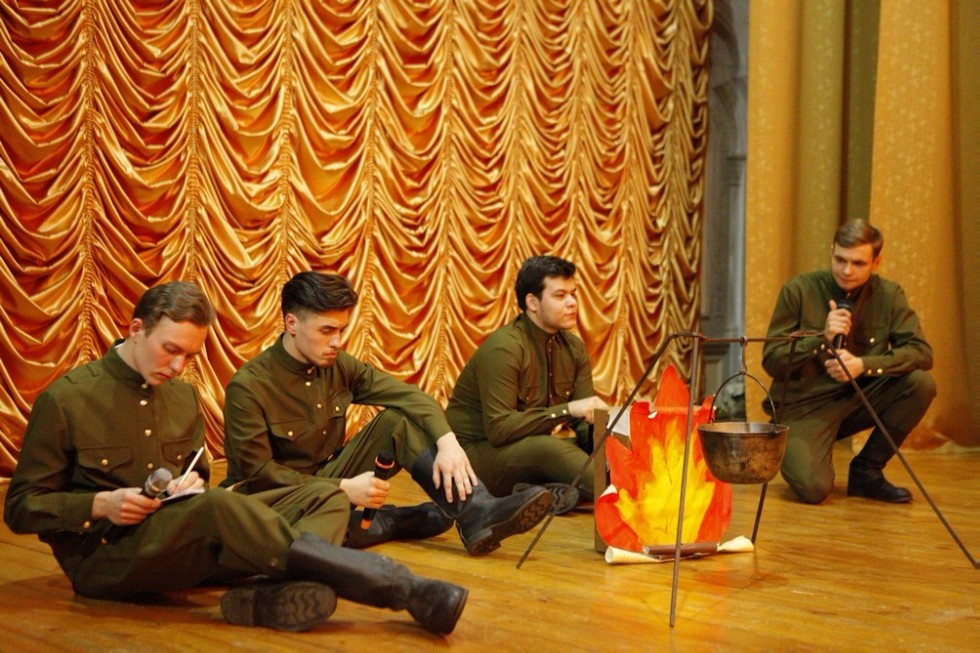 Студвесна: юный граф Толстой, футбал и приключения юриста Студвесна: юный граф Толстой, футбал и приключения юриста