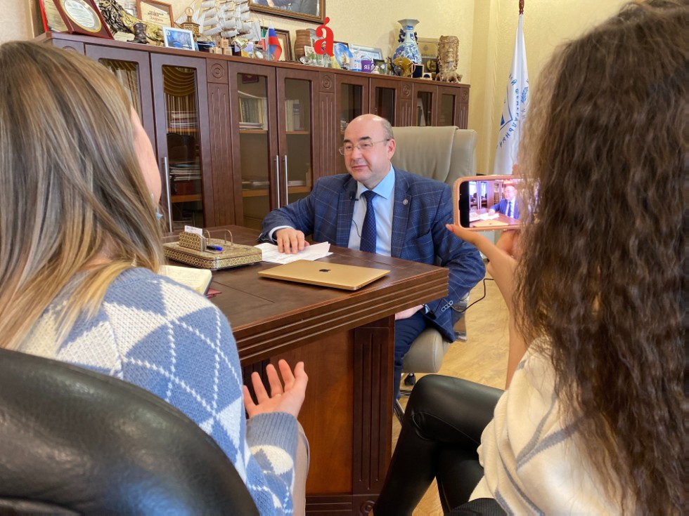 �������� ����� ��� �ө��