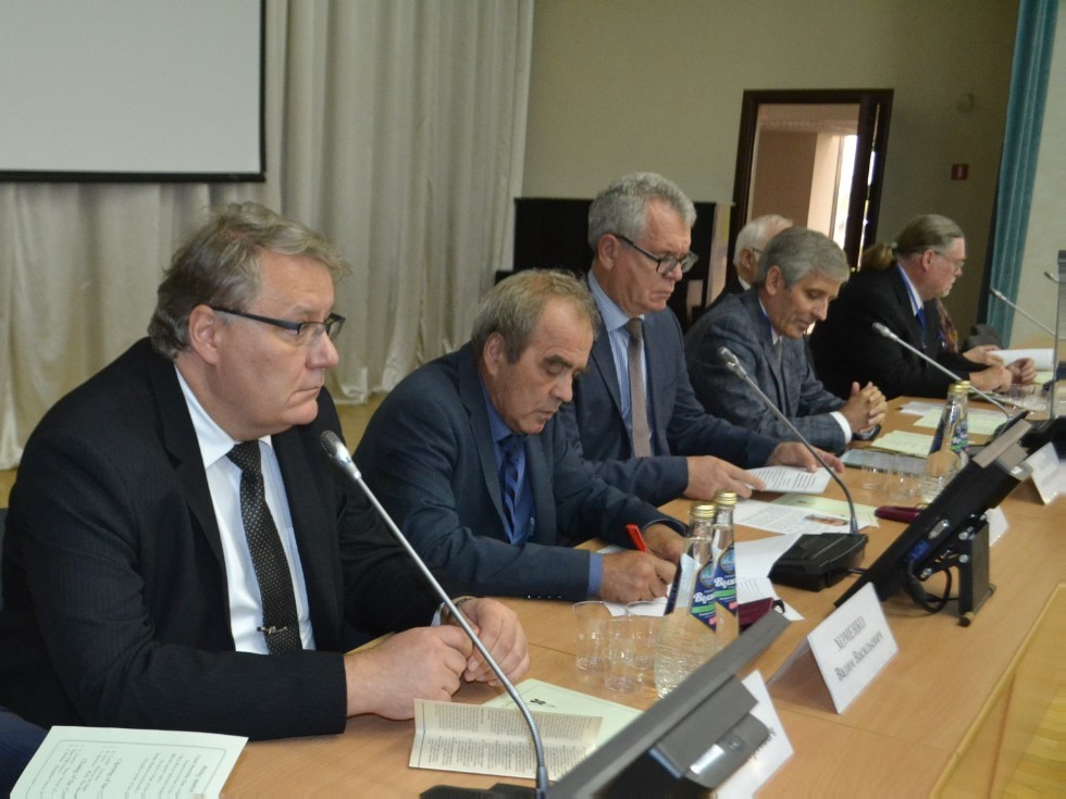 R. David Britt receives 2018 Zavoisky Award ,Tatarstan Academy of Sciences, Zavoisky Award, electron paramagnetic resonance