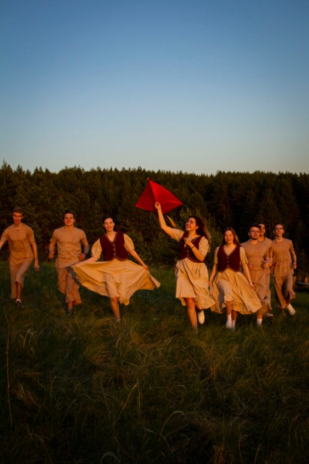 Традиционная фотосессия танцевального коллектива 'Шаг вперёд'