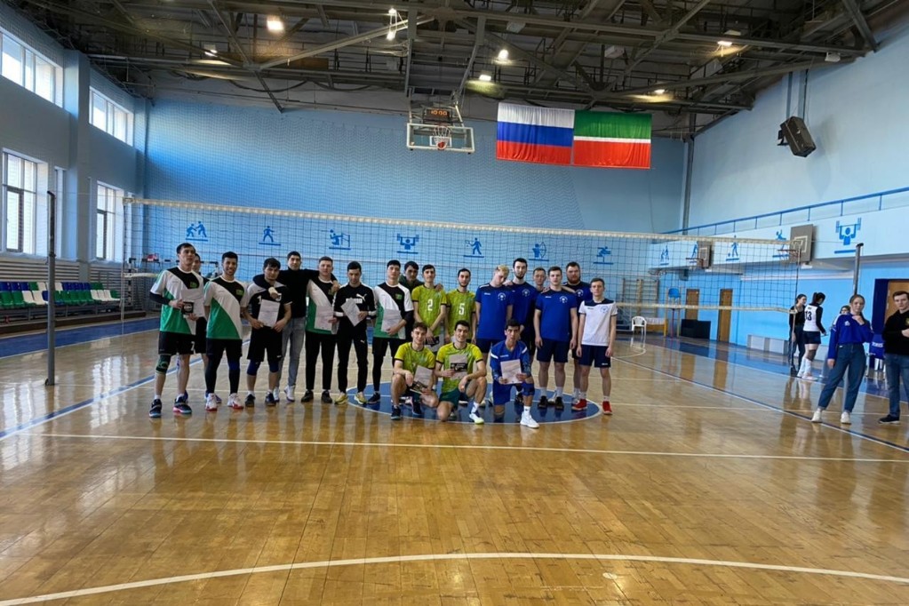 Мужская и женская сборная по волейболу Елабужского института стали призерами турнира Ассоциации студенческих спортивных клубов