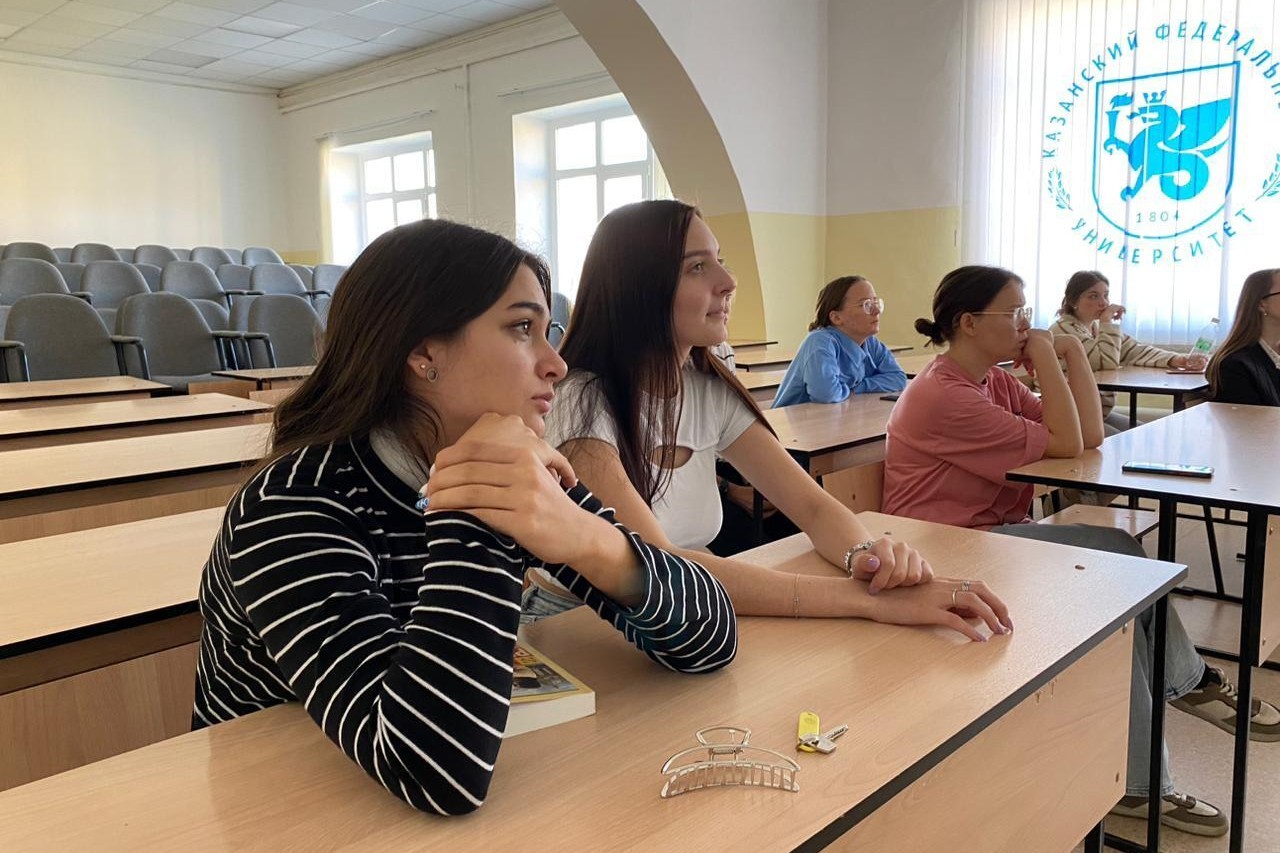 Кураторский час Кураторский час