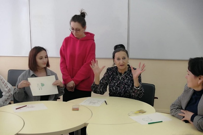 Современные подходы в работе с детьми младшего возраста обсудили на методическом семинаре с участием преподавателей Кыргызско-Узбекского Международного университета имени Б. Сыдыкова