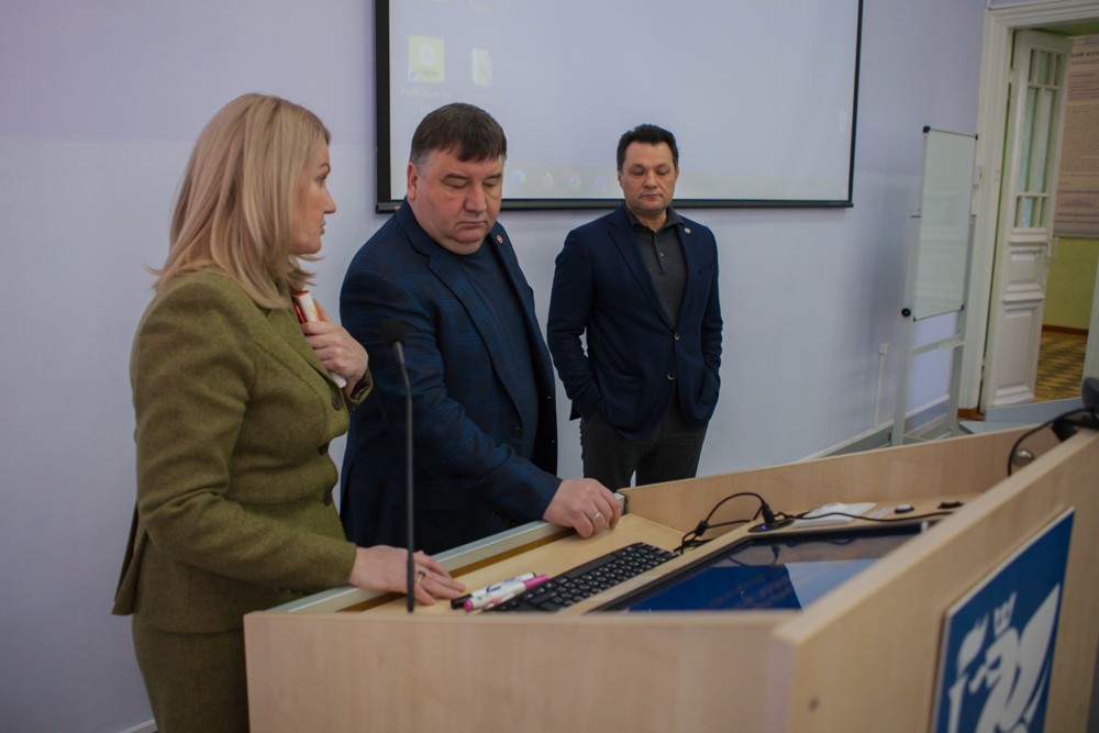Ректор Казанского федерального университета Ленар Сафин посетил Елабужский институт ,Елабужский институт КФУ
