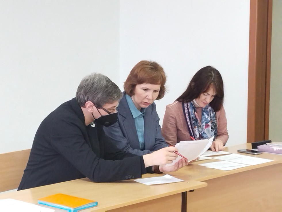 Переводчики ? художники слова, мастера контекста Переводчики ? художники слова, мастера контекста