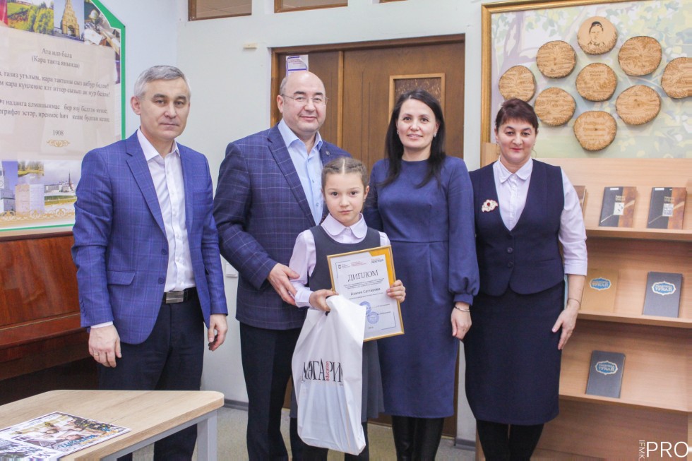 'Туган тел' олимпиадасының җиңүчеләрен бүләкләү 'Туган тел' олимпиадасының җиңүчеләрен бүләкләү