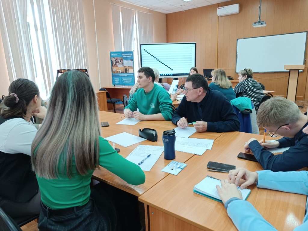 В Елабужском институте КФУ обсудили стратегию развития 'Университетской' школы В Елабужском институте КФУ обсудили стратегию развития 'Университетской' школы